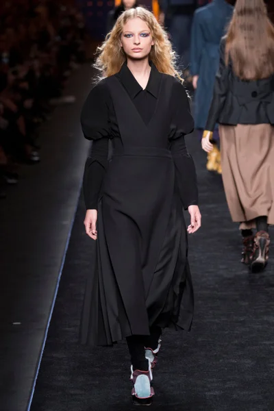 Look 26